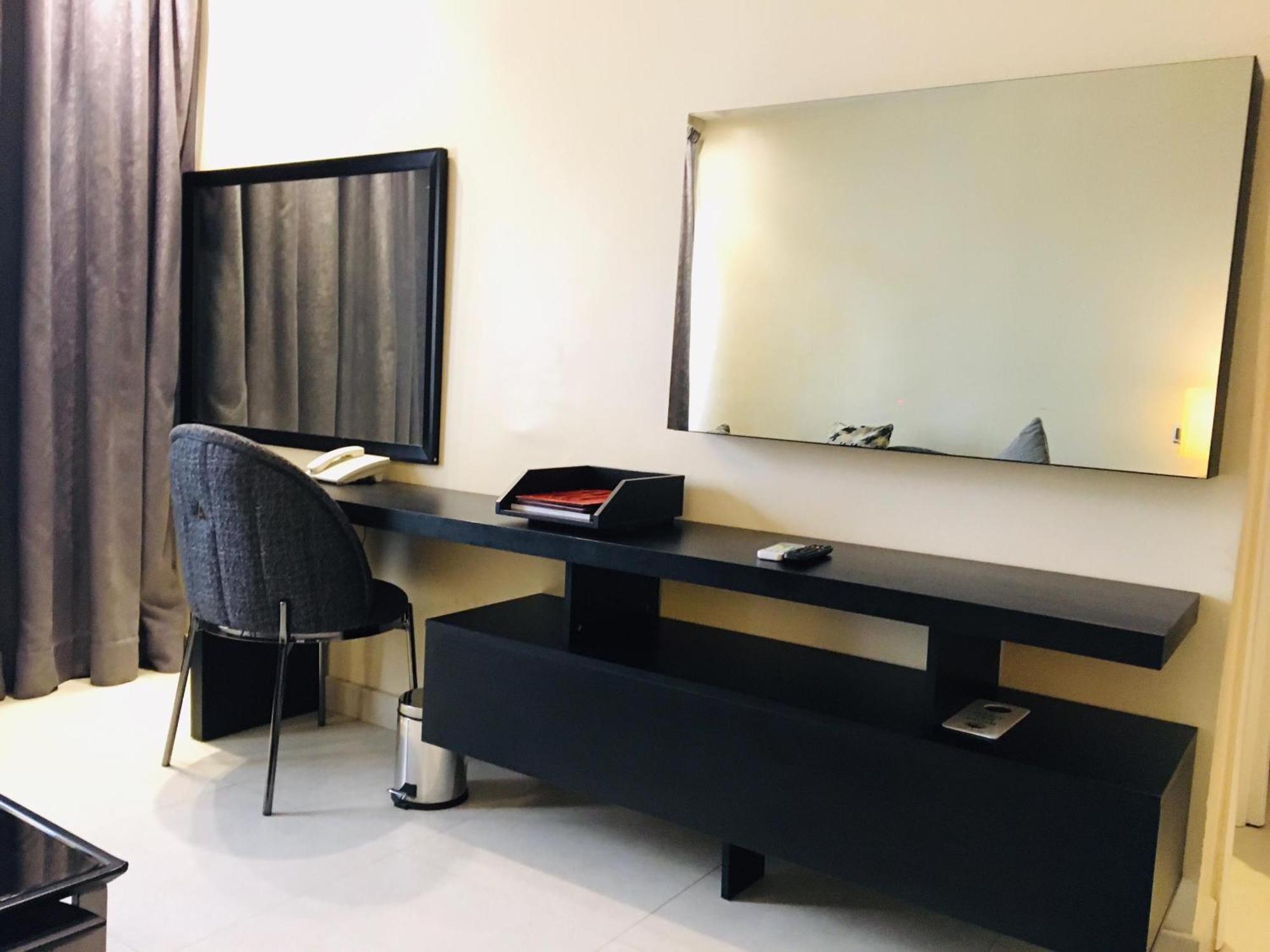 Summerset Continental Hotel Maitama By T E L E Hospitality アブジャ エクステリア 写真