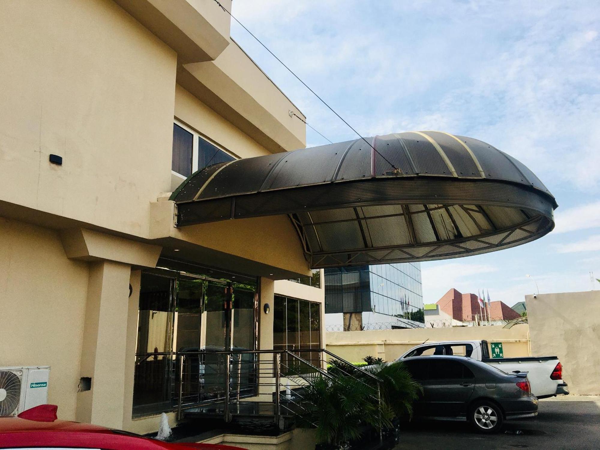 Summerset Continental Hotel Maitama By T E L E Hospitality アブジャ エクステリア 写真