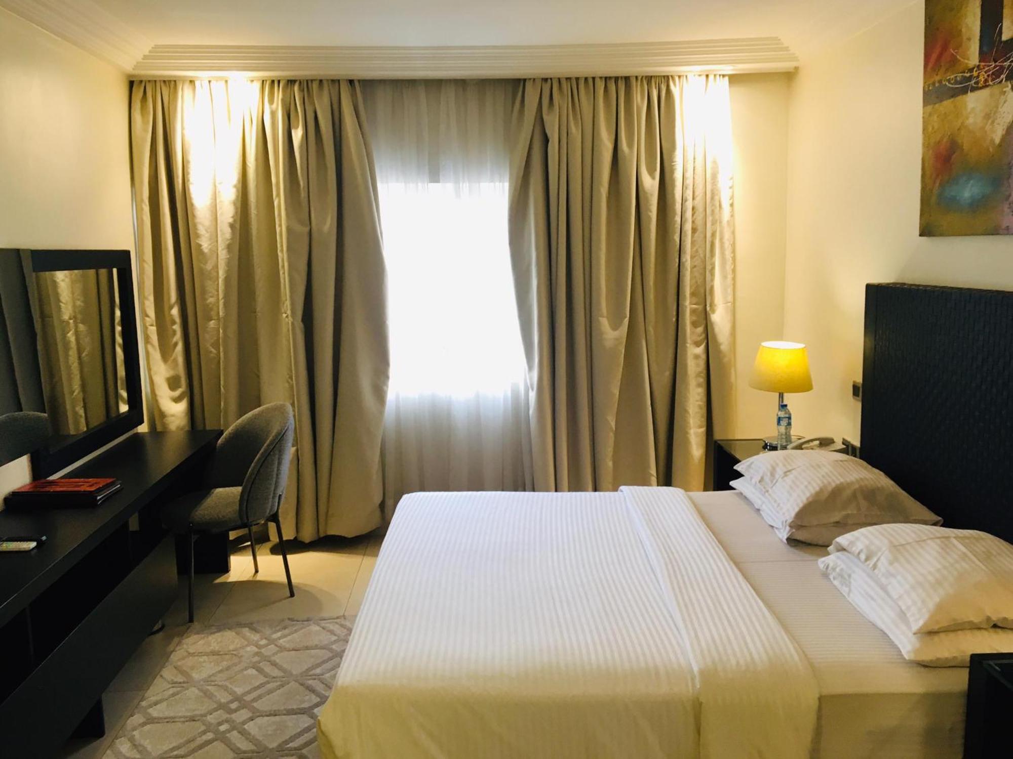 Summerset Continental Hotel Maitama By T E L E Hospitality アブジャ エクステリア 写真