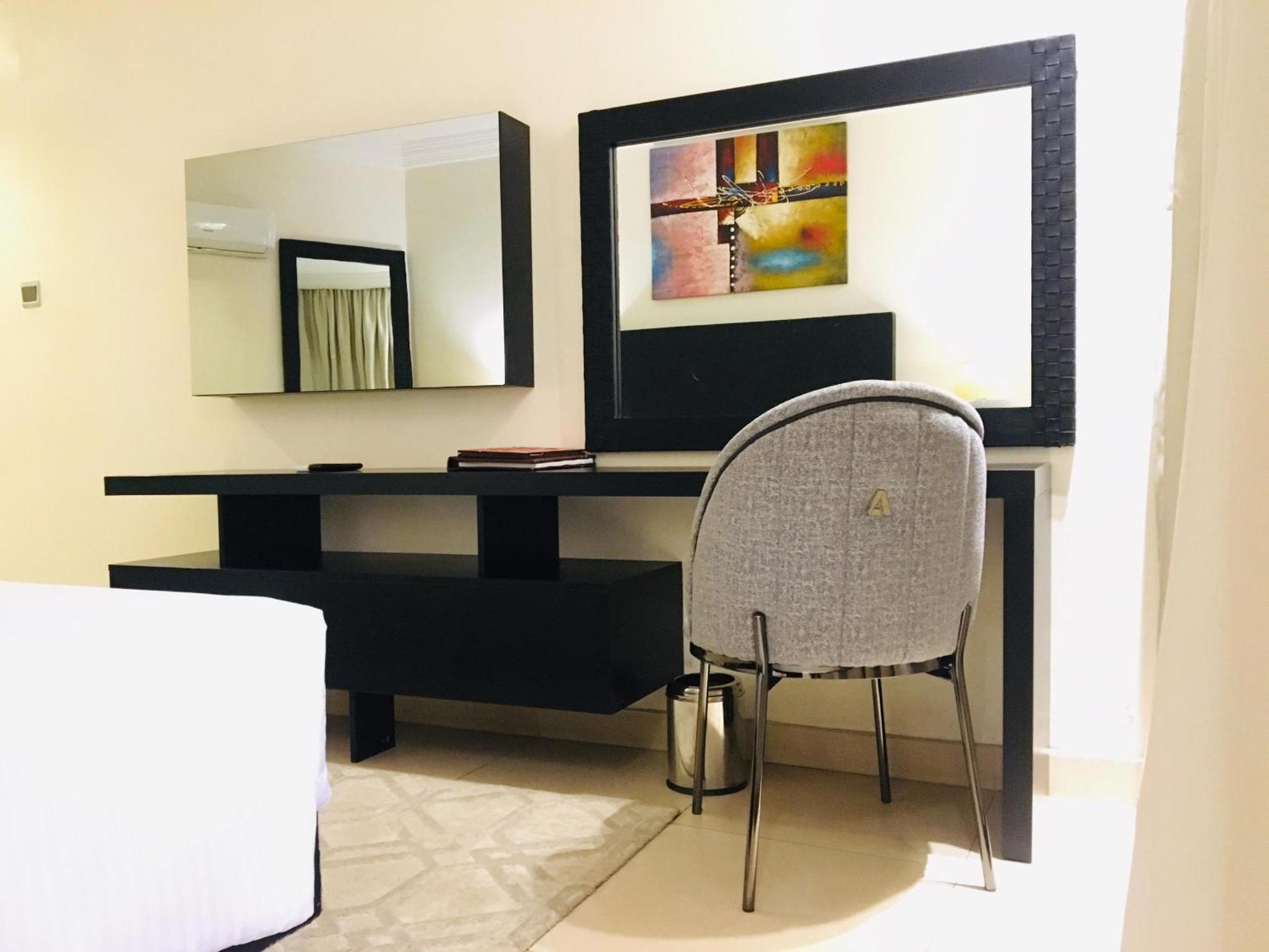 Summerset Continental Hotel Maitama By T E L E Hospitality アブジャ エクステリア 写真